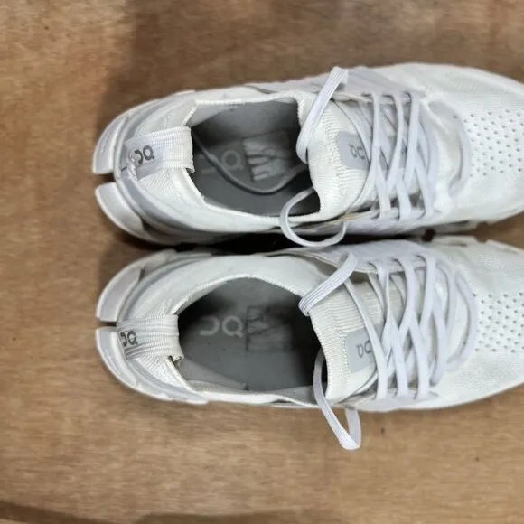 On Shoes Womens Size 9.5 Cloudswift 3 Running Sneaker White Cushioned