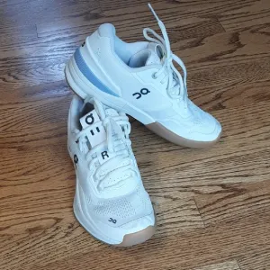 On Women’s THE ROGER Pro Tennis Shoes 🎾