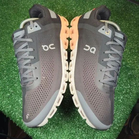 ON CLOUD FLOW - Women’s Running Shoes - SIZE 11