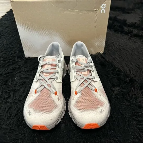 ON CLOUD X Ivory Alloy athletic training lace up shoes sneakers women’s 9 new