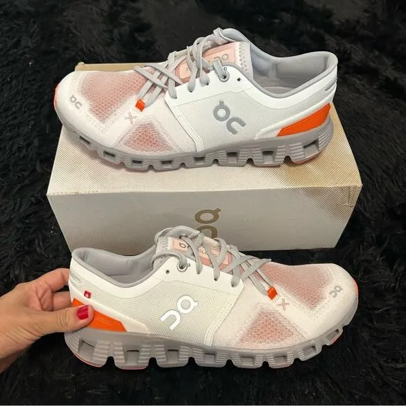 ON CLOUD X Ivory Alloy athletic training lace up shoes sneakers women’s 9 new