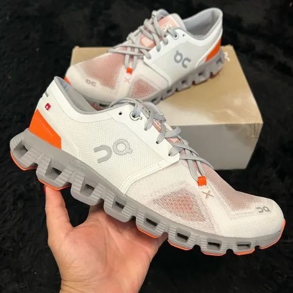 ON CLOUD X Ivory Alloy athletic training lace up shoes sneakers women’s 9 new