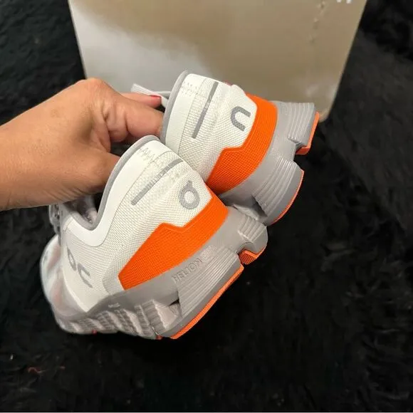 ON CLOUD X Ivory Alloy athletic training lace up shoes sneakers women’s 9 new