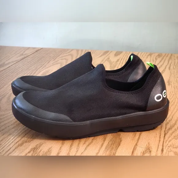 OOFOS Women's OOmg eeZee Low Shoe Slip On Black Size 11 Like New