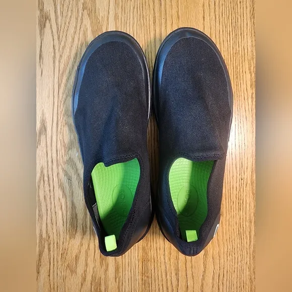 OOFOS Women's OOmg eeZee Low Shoe Slip On Black Size 11 Like New