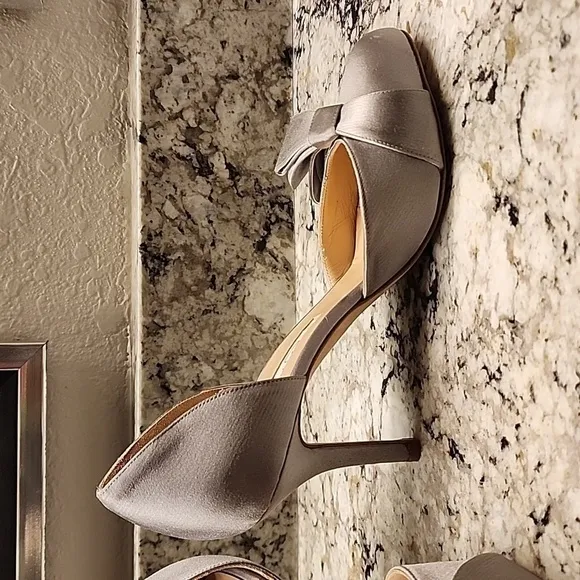 Oscar de la Renta Miss Dodo crepe de china Bow Heel Pumps 36 37 size 6 6.5