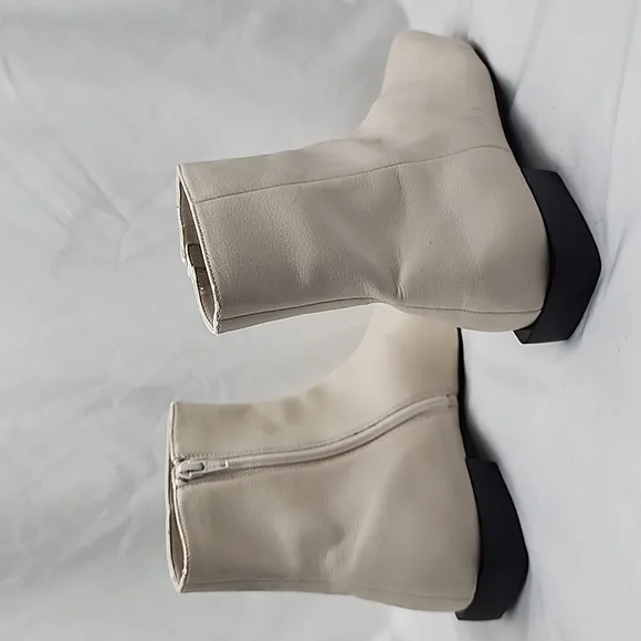 PAOLO LINEA■PAOLE RAD BOOTIES■ CREAM COLOR■100% LEATHER■SIDE ZIP■LADIES.12■NWOB