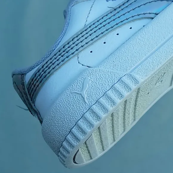 Puma Carina Girls Athletic  Shoes