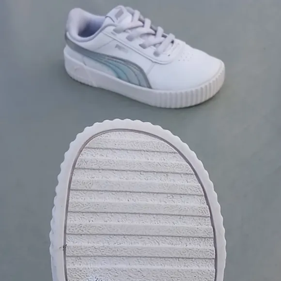 Puma Carina Girls Athletic  Shoes