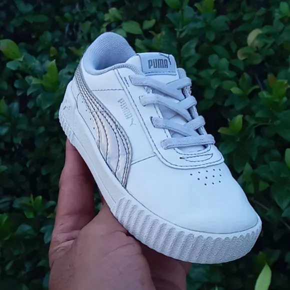 Puma Carina Girls Athletic  Shoes