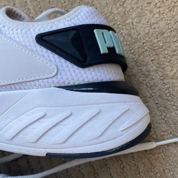 PUMA Sneakers, White, size 8
