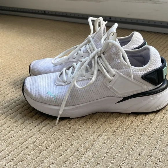 PUMA Sneakers, White, size 8
