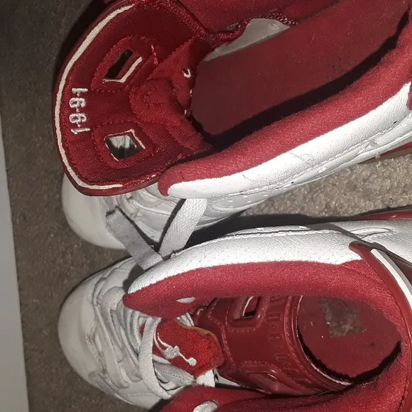 RARE 1991 JORDAN AIR RED TONGUE 1991 MARKED ON WHITE SHOE SIZE 7 YOUTH