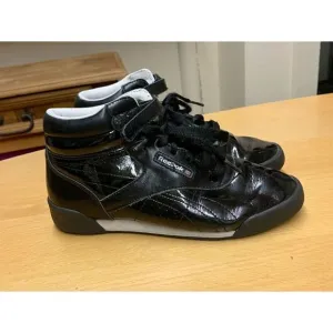 REEBOK CLASSIC 80's VTG FREESTYLE black patent high top SNEAKER GYM SHOES kids