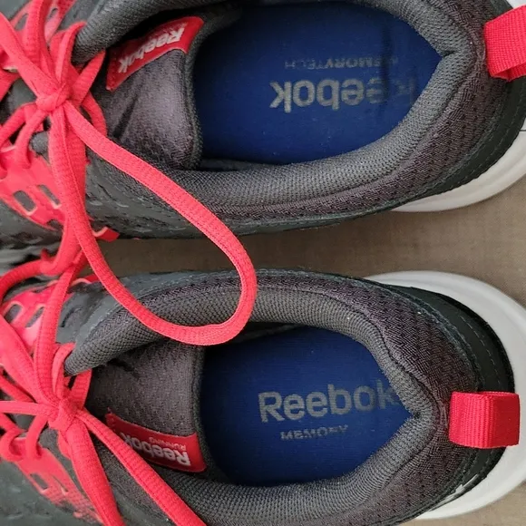 Reebok men's  running shoes. Memory Tech lace up.  Size 10 grey