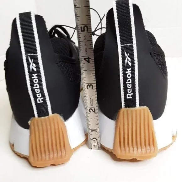 Reebok Men's Sneaker size 9M Zig Dynamica Black White Running Shoes