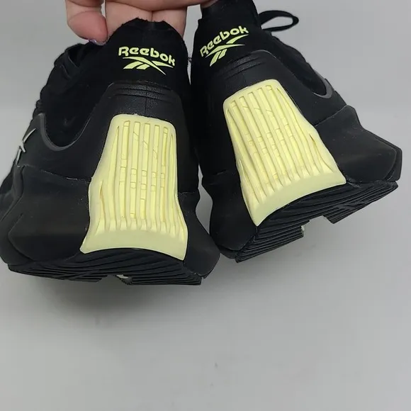 Reebok Zig Kinetica FV3875 Black /Citrus Women's Running Shoes Size 9.5
