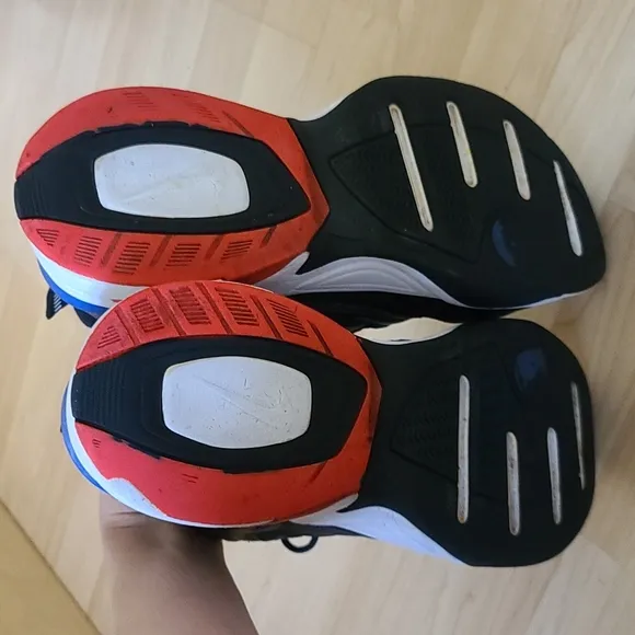 Running shoes  Nike brand Model - NIKE M2K TEKNO size 9.5