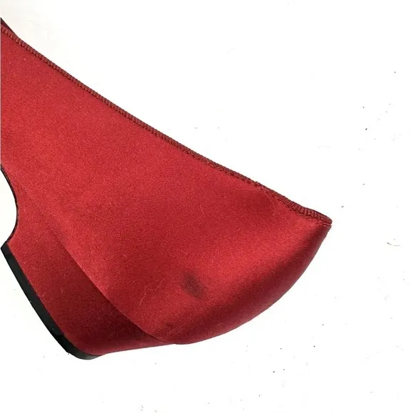 Salvatore Ferragamo Vera Bow Pump Shoes 10 Red Satin Slip On Heels Gold Womens