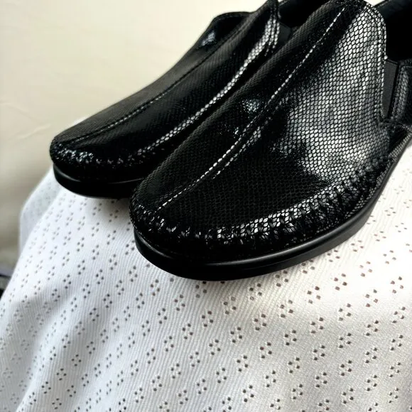 SAS Dream Size 9.5 Medium Black Snake Skin Pattern Slip On Comfort Loafers Shoes