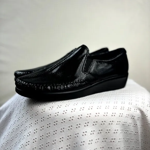 SAS Dream Size 9.5 Medium Black Snake Skin Pattern Slip On Comfort Loafers Shoes