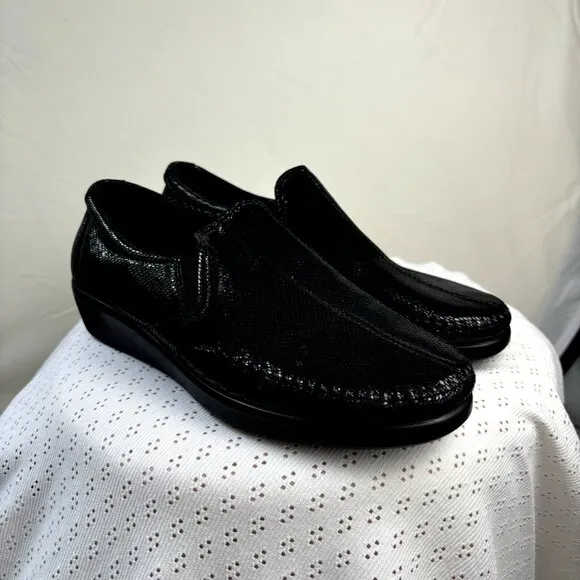SAS Dream Size 9.5 Medium Black Snake Skin Pattern Slip On Comfort Loafers Shoes
