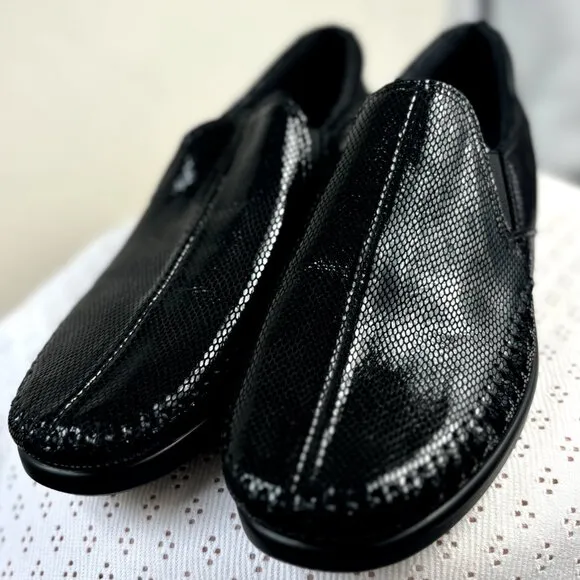 SAS Dream Size 9.5 Medium Black Snake Skin Pattern Slip On Comfort Loafers Shoes