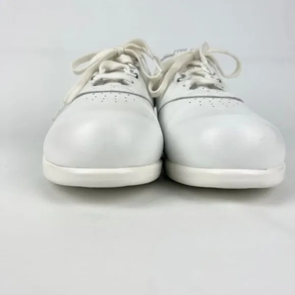 SAS Womens Slim Free Time White Comfort Walking Shoe Lace Up Sneakers size 10.5S
