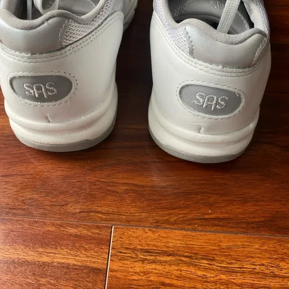 SAS women's Tour Mesh lace-up sneakers white leather walking shoes Size 6.5