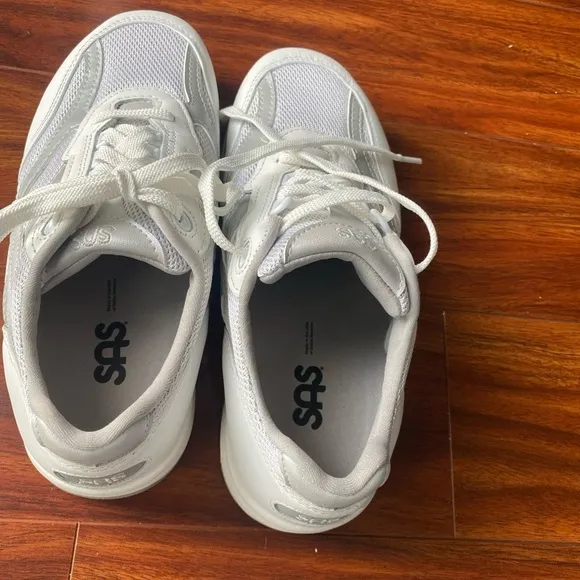 SAS women's Tour Mesh lace-up sneakers white leather walking shoes Size 6.5