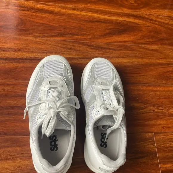 SAS women's Tour Mesh lace-up sneakers white leather walking shoes Size 6.5