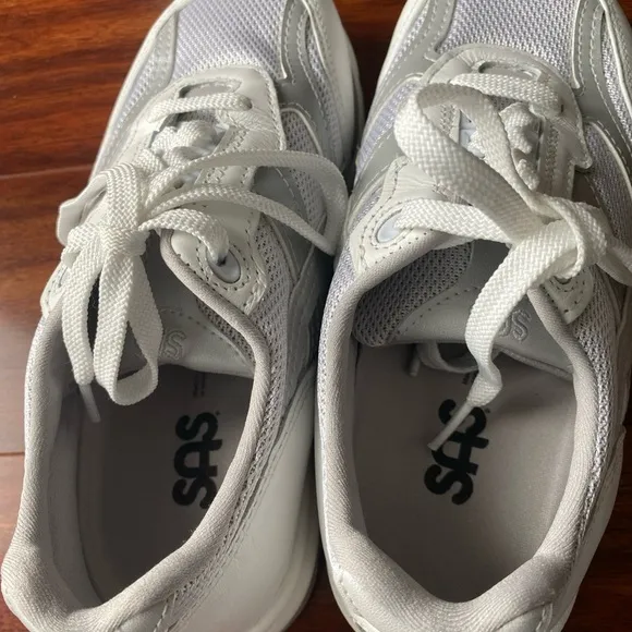 SAS women's Tour Mesh lace-up sneakers white leather walking shoes Size 6.5