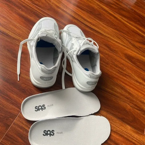 SAS women's Tour Mesh lace-up sneakers white leather walking shoes Size 6.5