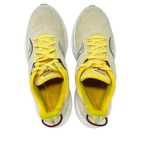 SAUCONY Yellow Triumph 21 Running Shoes Sneakers Sz 11 Athletic Walking Workout