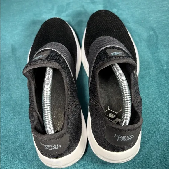 Size 10 - Women’s New Balance fresh foam V2 slip on
