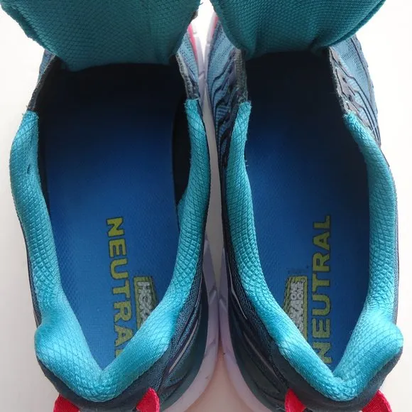 SIZE 9.5. Hoka One One Clifton 4 running sneaker shoes
