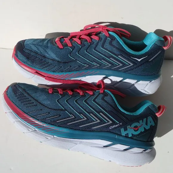 SIZE 9.5. Hoka One One Clifton 4 running sneaker shoes