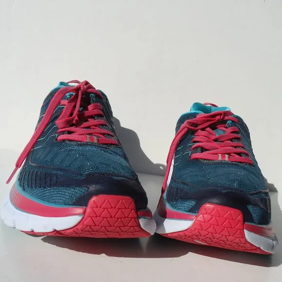 SIZE 9.5. Hoka One One Clifton 4 running sneaker shoes