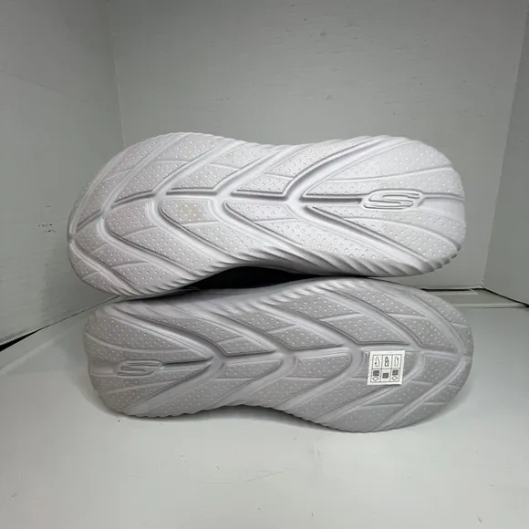 Skechers Bounder 2.0 Swift Fit Size 9M Hands Free Memory Foam Comfort 318163