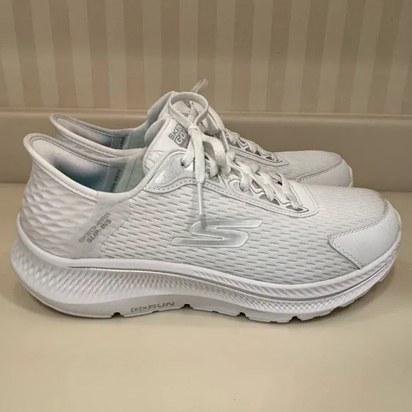 Skechers Hands Free Slip Ins  Go Run Consistent 2.0 Sneakers 128615W Size 7.5