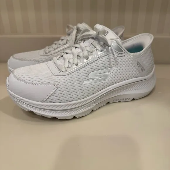 Skechers Hands Free Slip Ins  Go Run Consistent 2.0 Sneakers 128615W Size 7.5