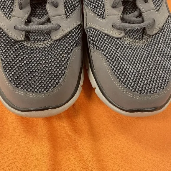 Skechers Lite-Weight Men's Athletic Shoes 8.5M Gray Orange Memory Foam