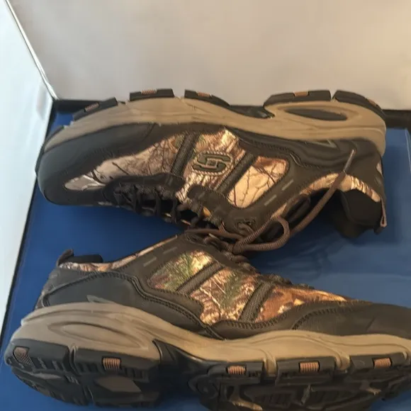 Skechers memory foam extra wide men’s shoes size 12.0