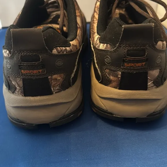 Skechers memory foam extra wide men’s shoes size 12.0