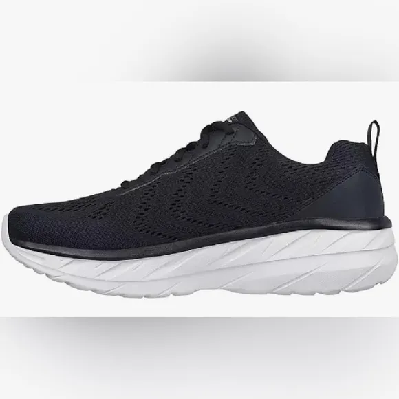 SKECHERS PREMIUM CUSHIONING MEN’S SIZE 11. NEW w/box. Perfect Condition. Black