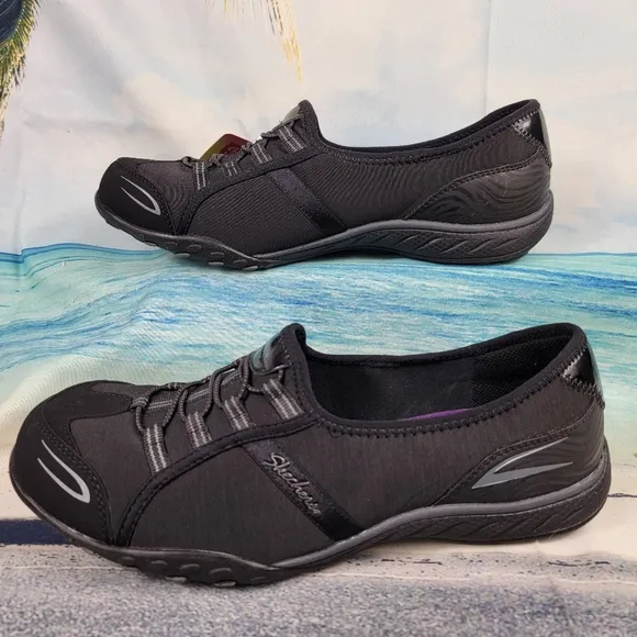 Skechers Relaxed Fit Memory Foam Wemens 9 Wide