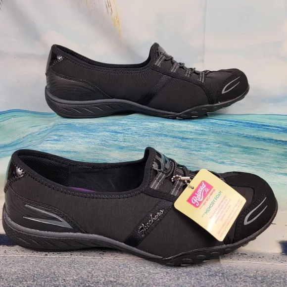 Skechers Relaxed Fit Memory Foam Wemens 9 Wide
