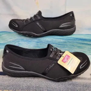 Skechers Relaxed Fit Memory Foam Wemens 9 Wide