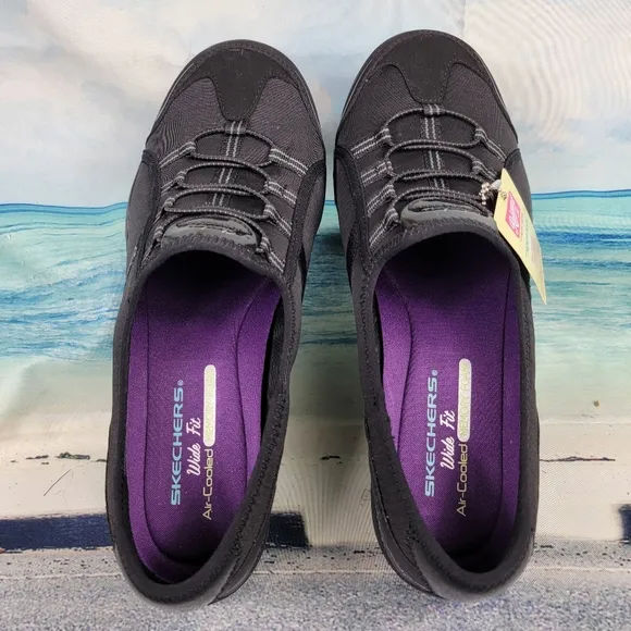 Skechers Relaxed Fit Memory Foam Wemens 9 Wide