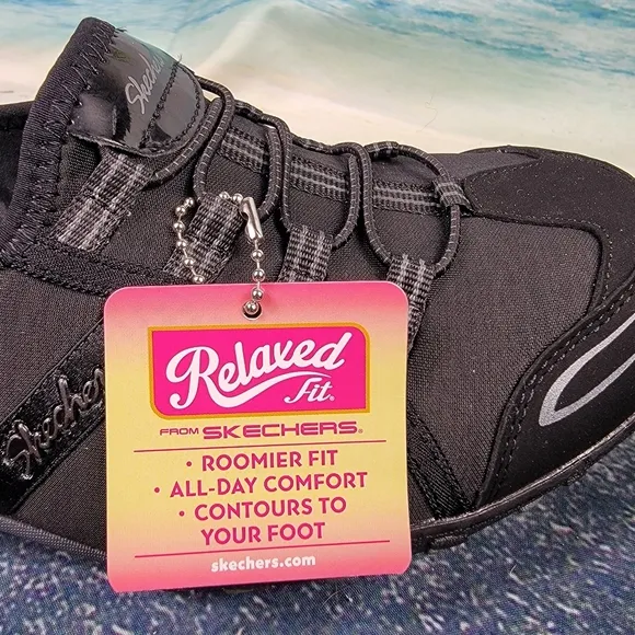 Skechers Relaxed Fit Memory Foam Wemens 9 Wide